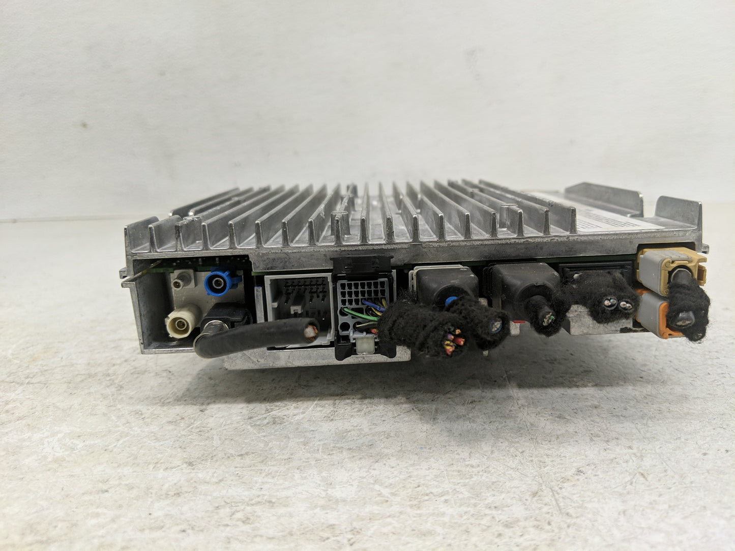 2019-2022 Gmc Sierra 1500 Radio AM FM Cd Player Receiver Replacement P/N:84817042 Fits Fits 2019 2020 2021 2022 OEM Used Aut