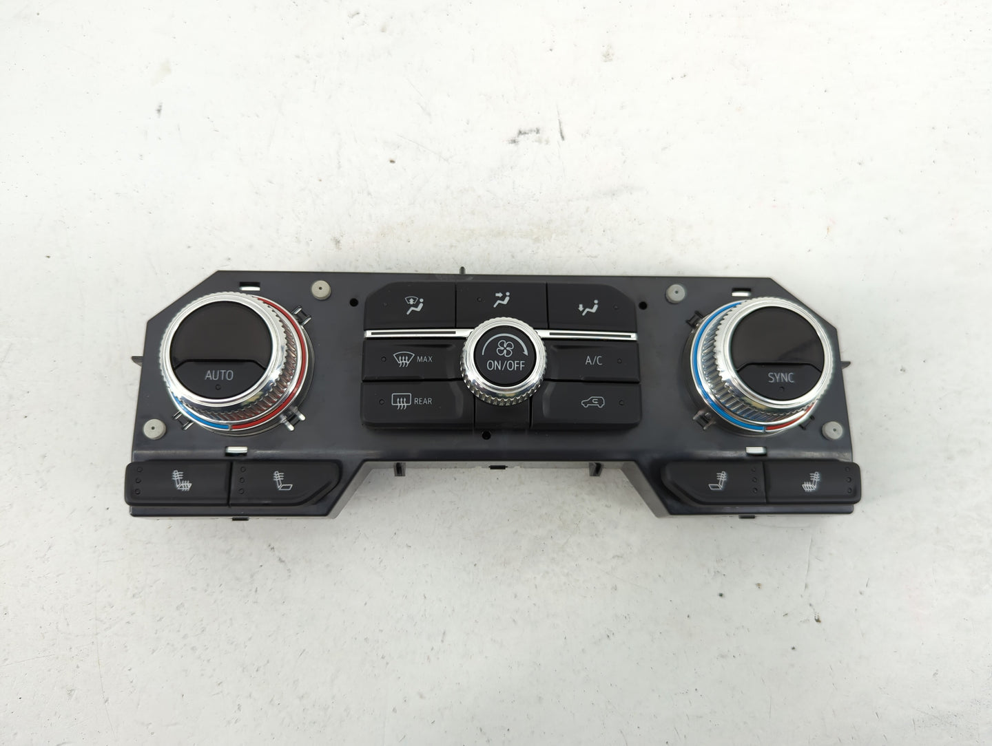 2021 Gmc Sierra 1500 Climate Control Module Temperature AC/Heater Replacement P/N:84692239 Fits Fits 2022 OEM Used Auto Part