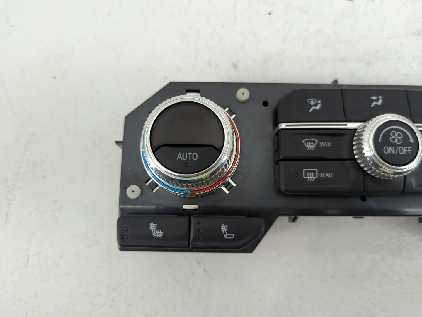 2021 Gmc Sierra 1500 Climate Control Module Temperature AC/Heater Replacement P/N:84692239 Fits Fits 2022 OEM Used Auto Part
