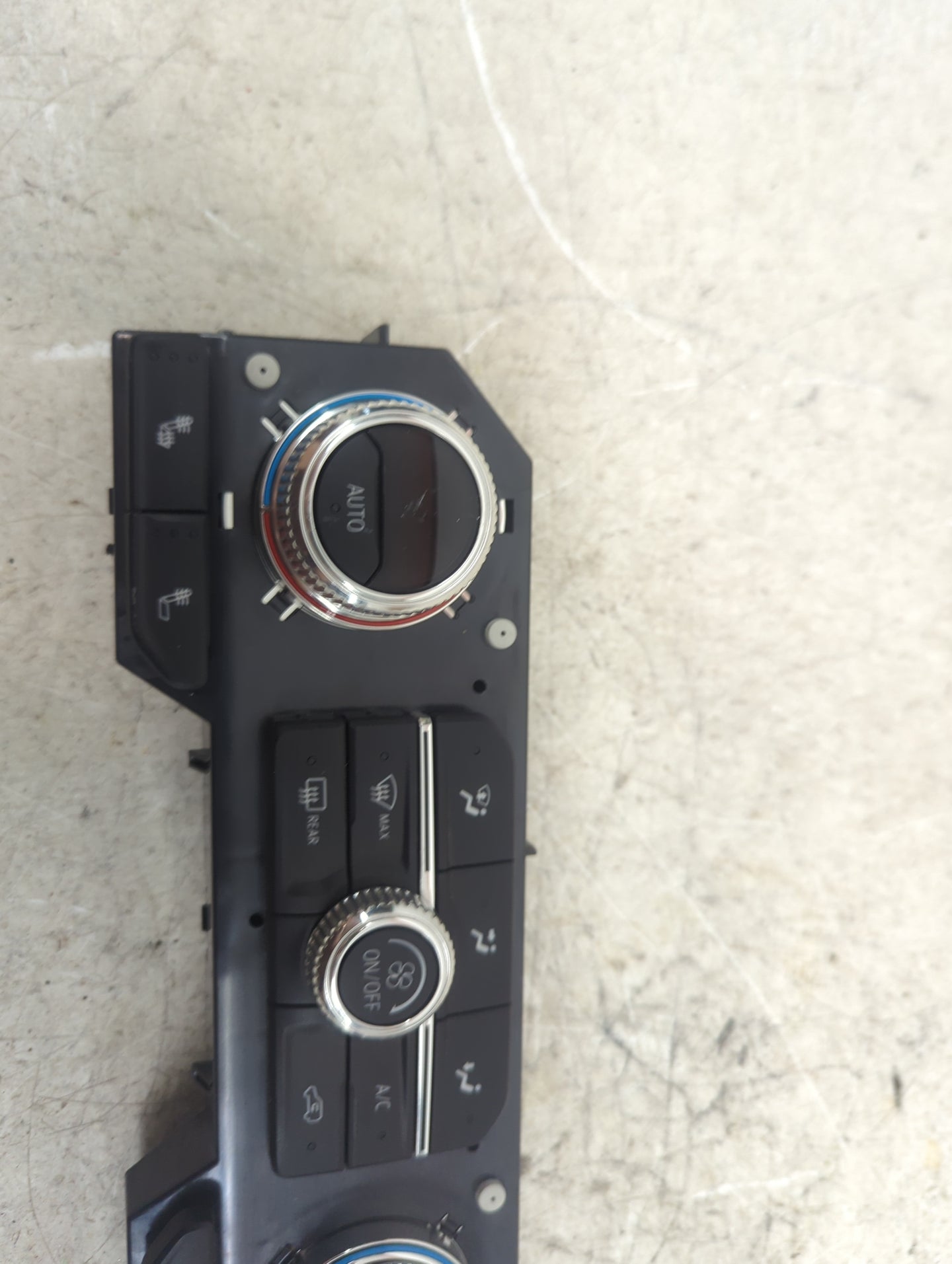 2020-2022 Gmc Sierra 1500 Climate Control Module Temperature AC/Heater Replacement P/N:84692239 81537298Z Fits Fits 2020 202