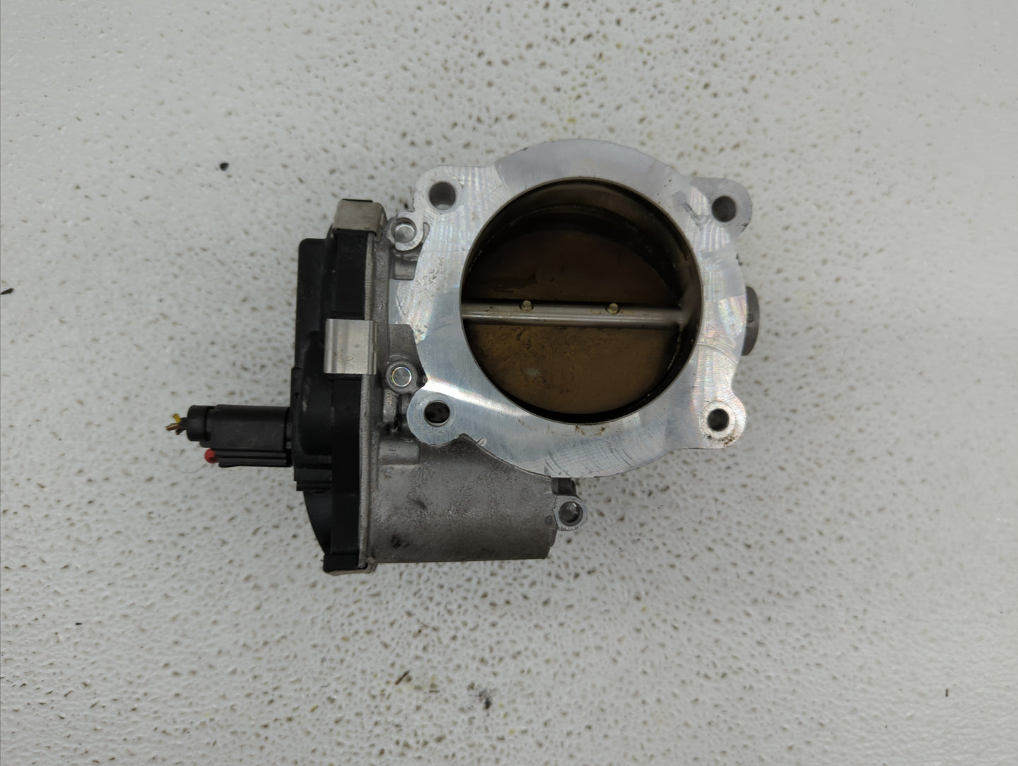 2016-2018 Gmc Sierra 1500 Throttle Body P/N:12669536AA 12676296AA, 12676296A Fits Fits 2016 2017 2018 2019 OEM Used Auto Par