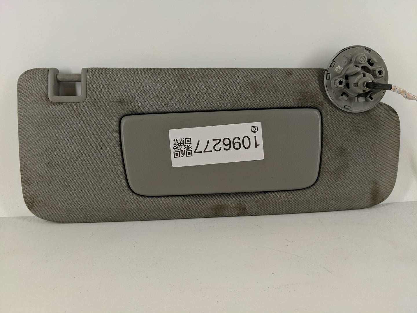 2020 Gmc Terrain Sun Visor Shade Replacement Passenger Right Mirror Fits OEM Used Auto Parts - Oemusedautoparts1.com