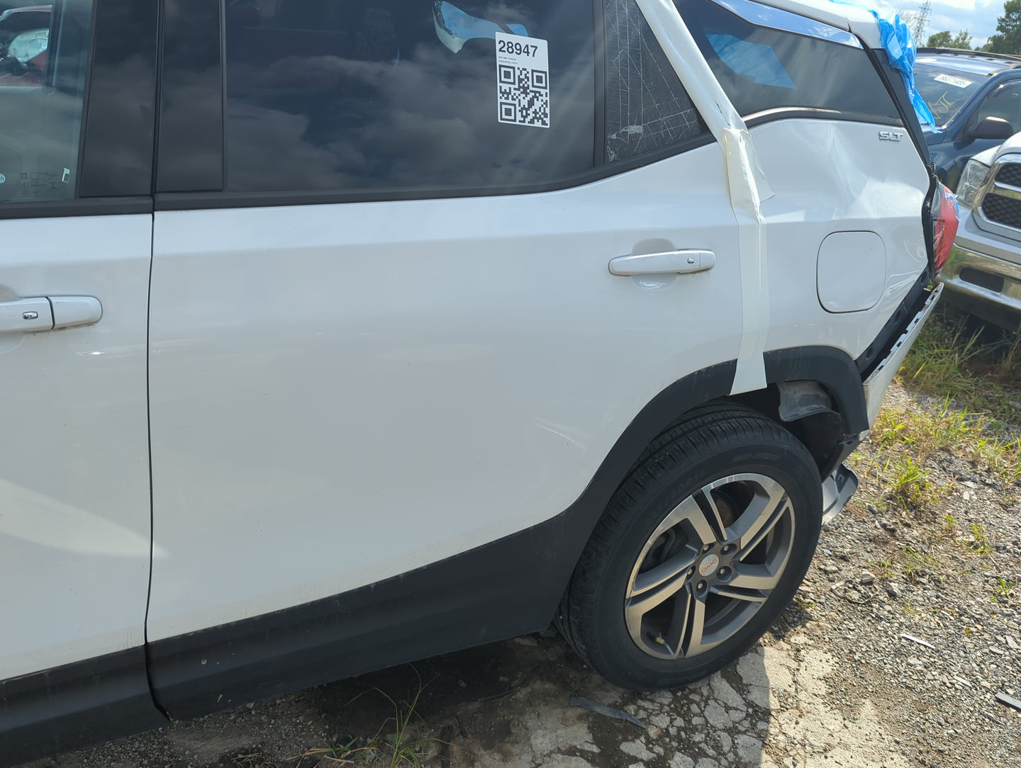 2020 Gmc Terrain Driver Rear Door Oem - Oemusedautoparts1.com