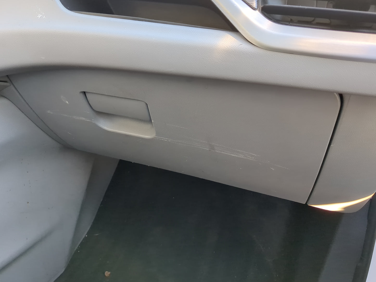 2020 Gmc Terrain Passenger Glove Box Door Storage Compartment - Oemusedautoparts1.com
