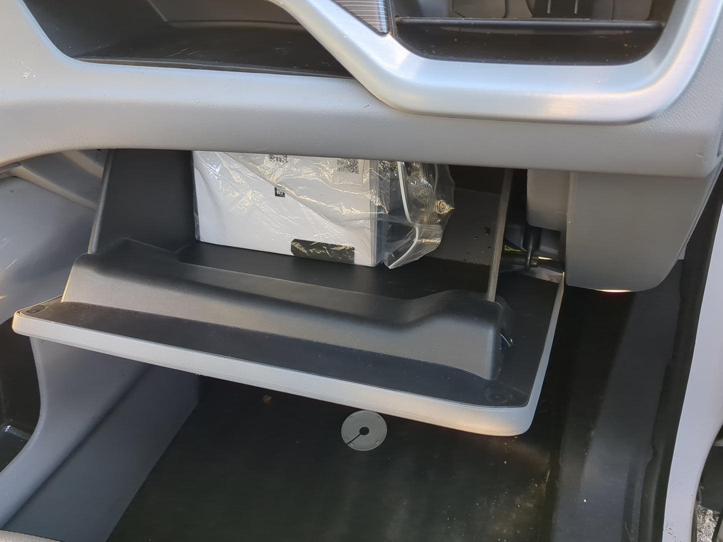 2020 Gmc Terrain Passenger Glove Box Door Storage Compartment - Oemusedautoparts1.com