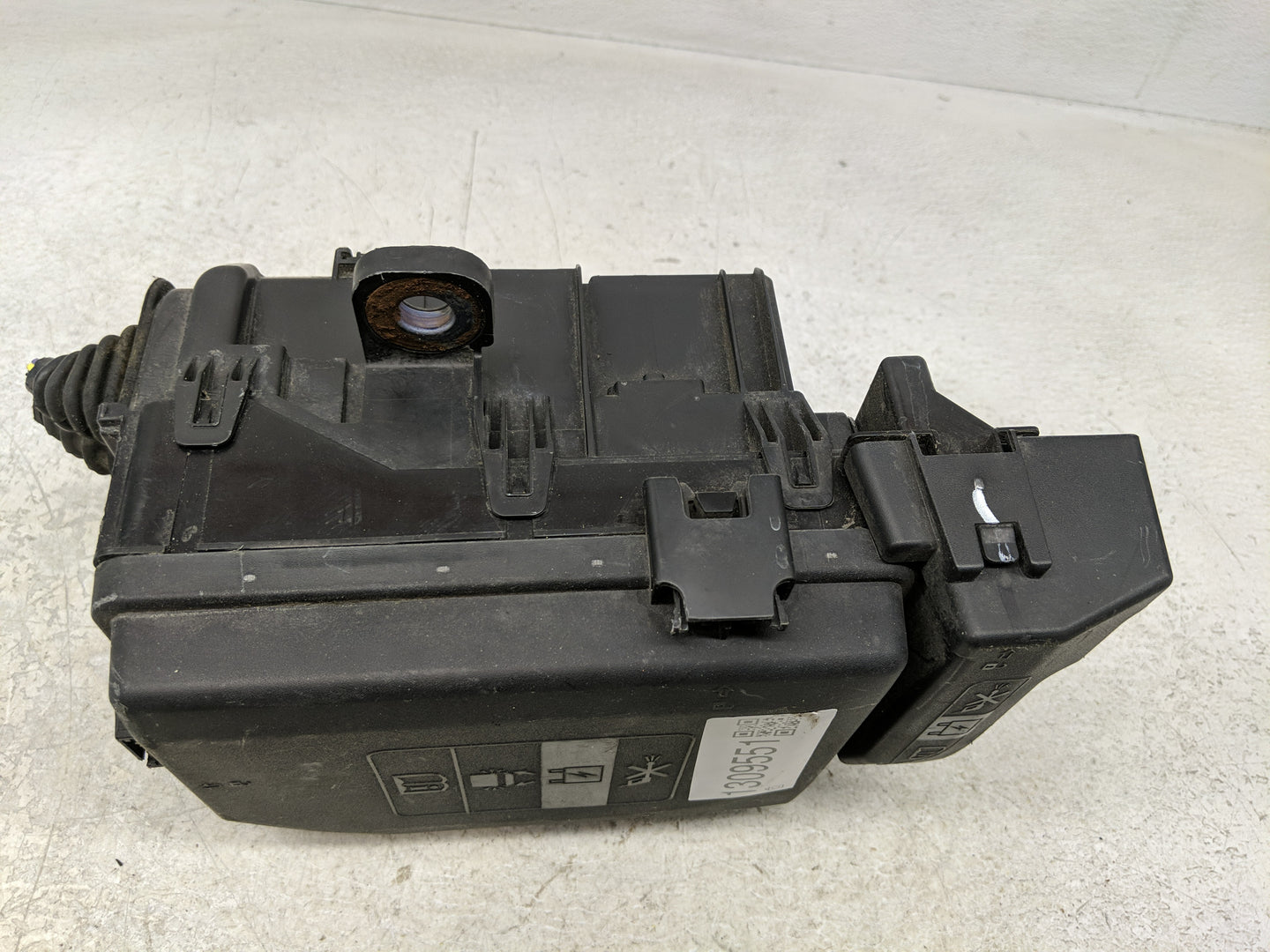 2018-2021 Gmc Terrain Fusebox Fuse Box Panel Relay Module P/N:812461952 Fits Fits 2018 2019 2020 2021 2022 OEM Used Auto Par