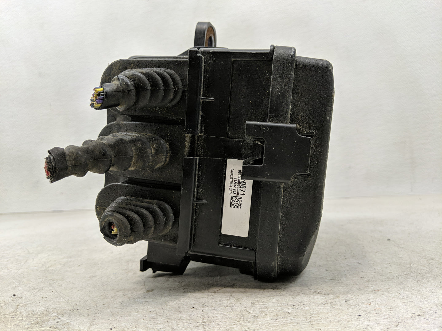 2018-2021 Gmc Terrain Fusebox Fuse Box Panel Relay Module P/N:812461952 Fits Fits 2018 2019 2020 2021 2022 OEM Used Auto Par