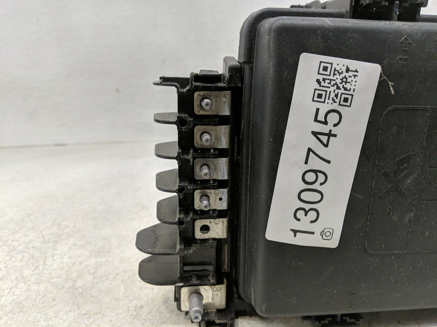 2018-2021 Gmc Terrain Fusebox Fuse Box Panel Relay Module P/N:812461952 84809671 Fits Fits 2018 2019 2020 2021 2022 OEM Used