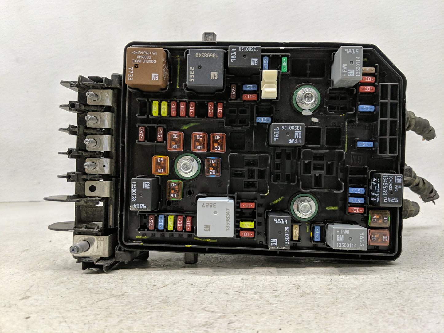 2018-2021 Gmc Terrain Fusebox Fuse Box Panel Relay Module P/N:812461952 84809671 Fits Fits 2018 2019 2020 2021 2022 OEM Used