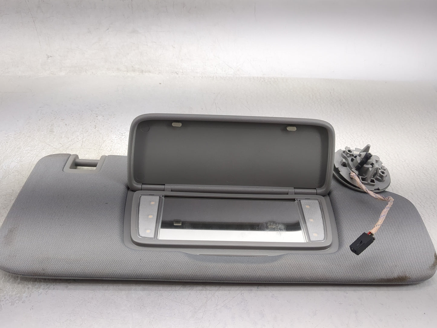 2020 Gmc Terrain Sun Visor Shade Replacement Driver Left Mirror Fits OEM Used Auto Parts - Oemusedautoparts1.com