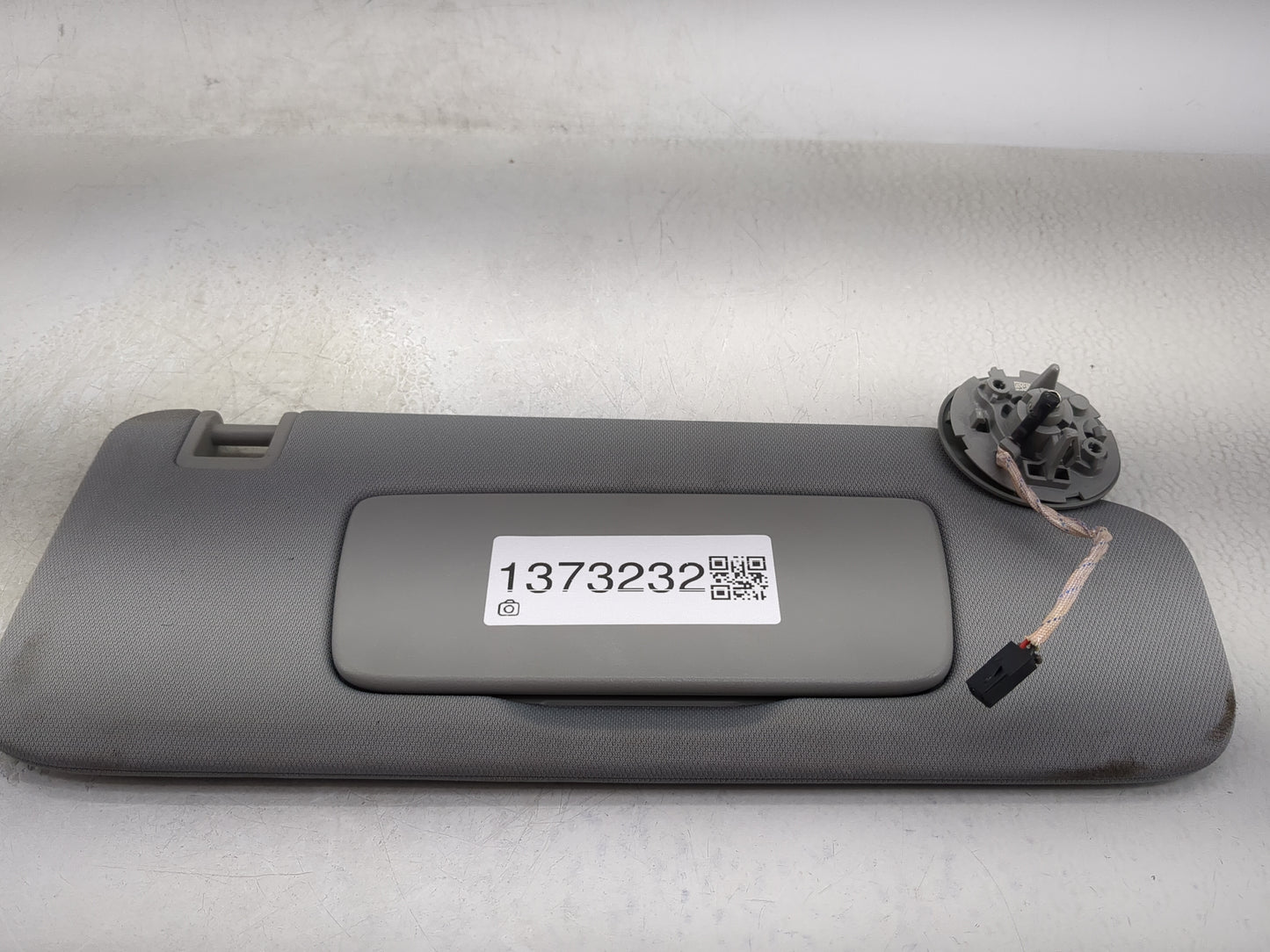 2020 Gmc Terrain Sun Visor Shade Replacement Driver Left Mirror Fits OEM Used Auto Parts - Oemusedautoparts1.com