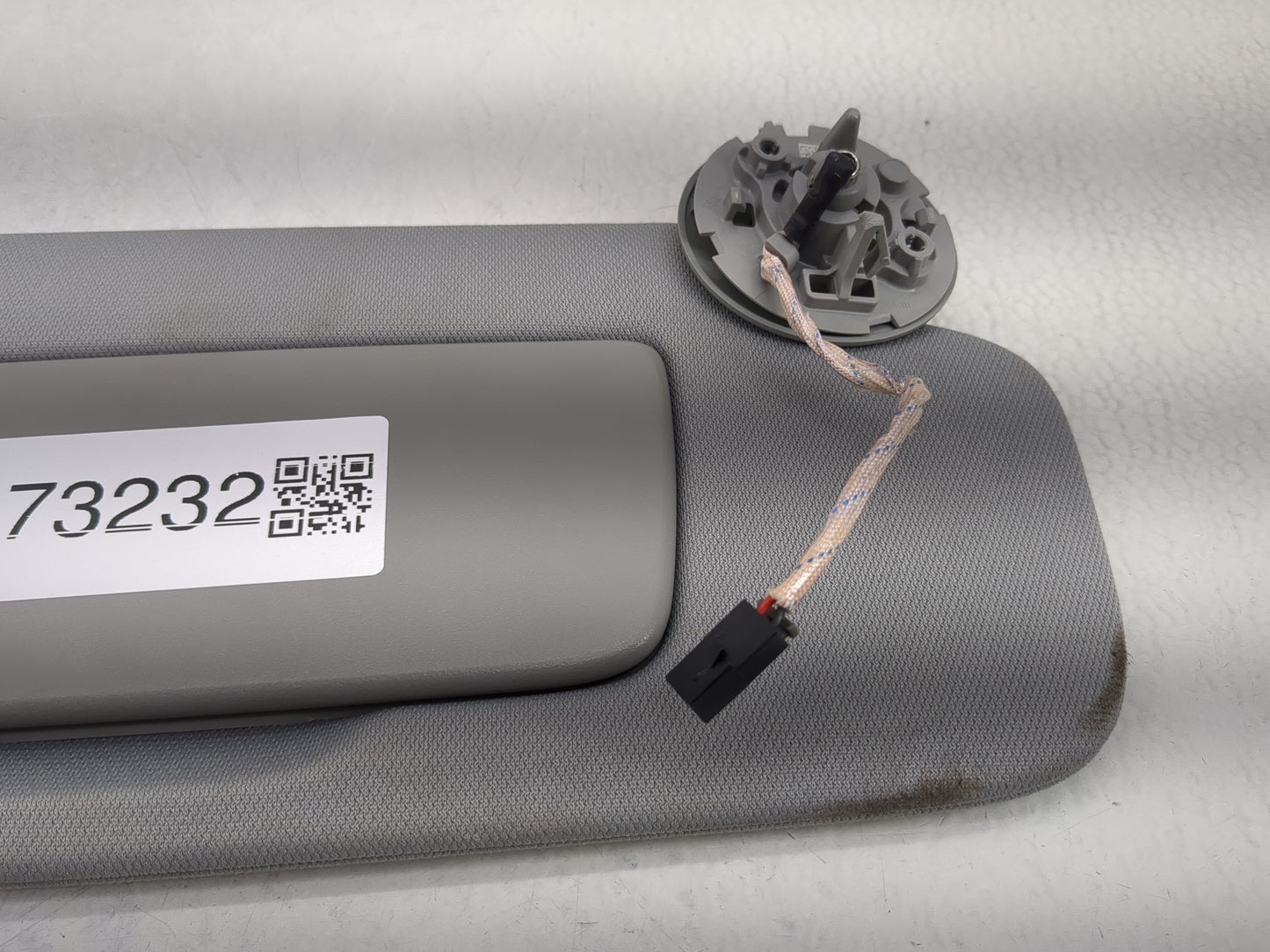 2020 Gmc Terrain Sun Visor Shade Replacement Driver Left Mirror Fits OEM Used Auto Parts - Oemusedautoparts1.com
