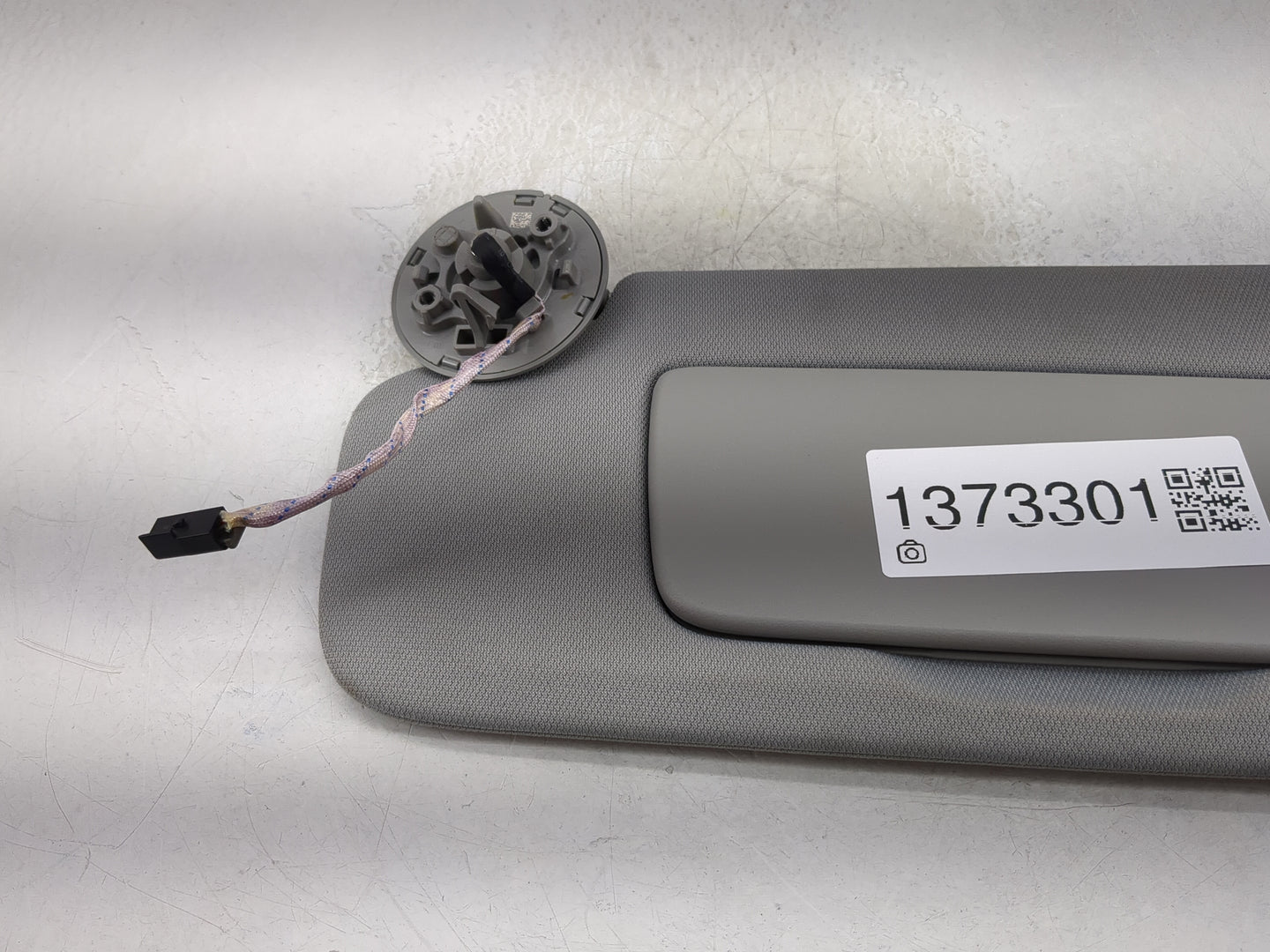 2020 Gmc Terrain Sun Visor Shade Replacement Passenger Right Mirror Fits OEM Used Auto Parts - Oemusedautoparts1.com