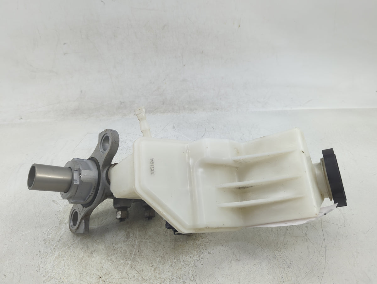Gmc Terrain Brake Master Cylinder 1383093 - Oemusedautoparts1.com
