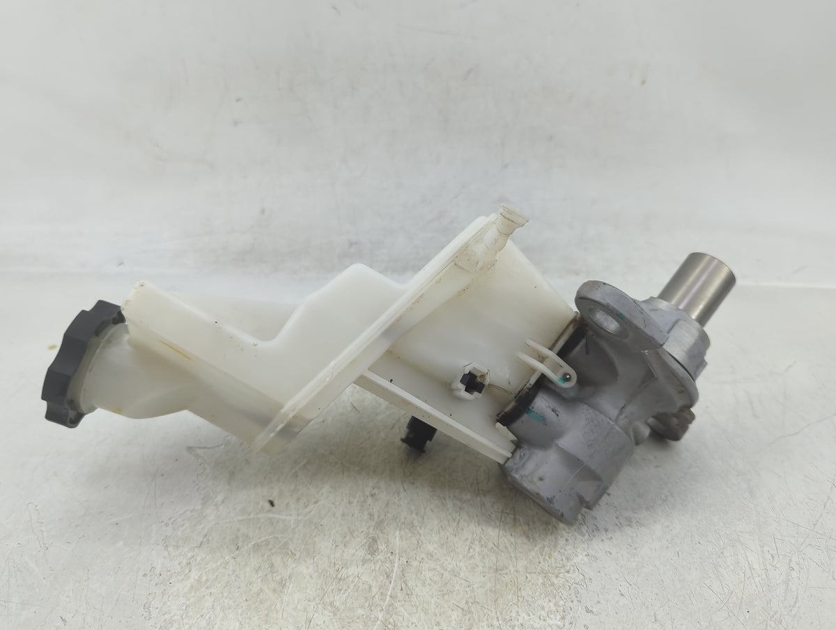 Gmc Terrain Brake Master Cylinder 1383093 - Oemusedautoparts1.com