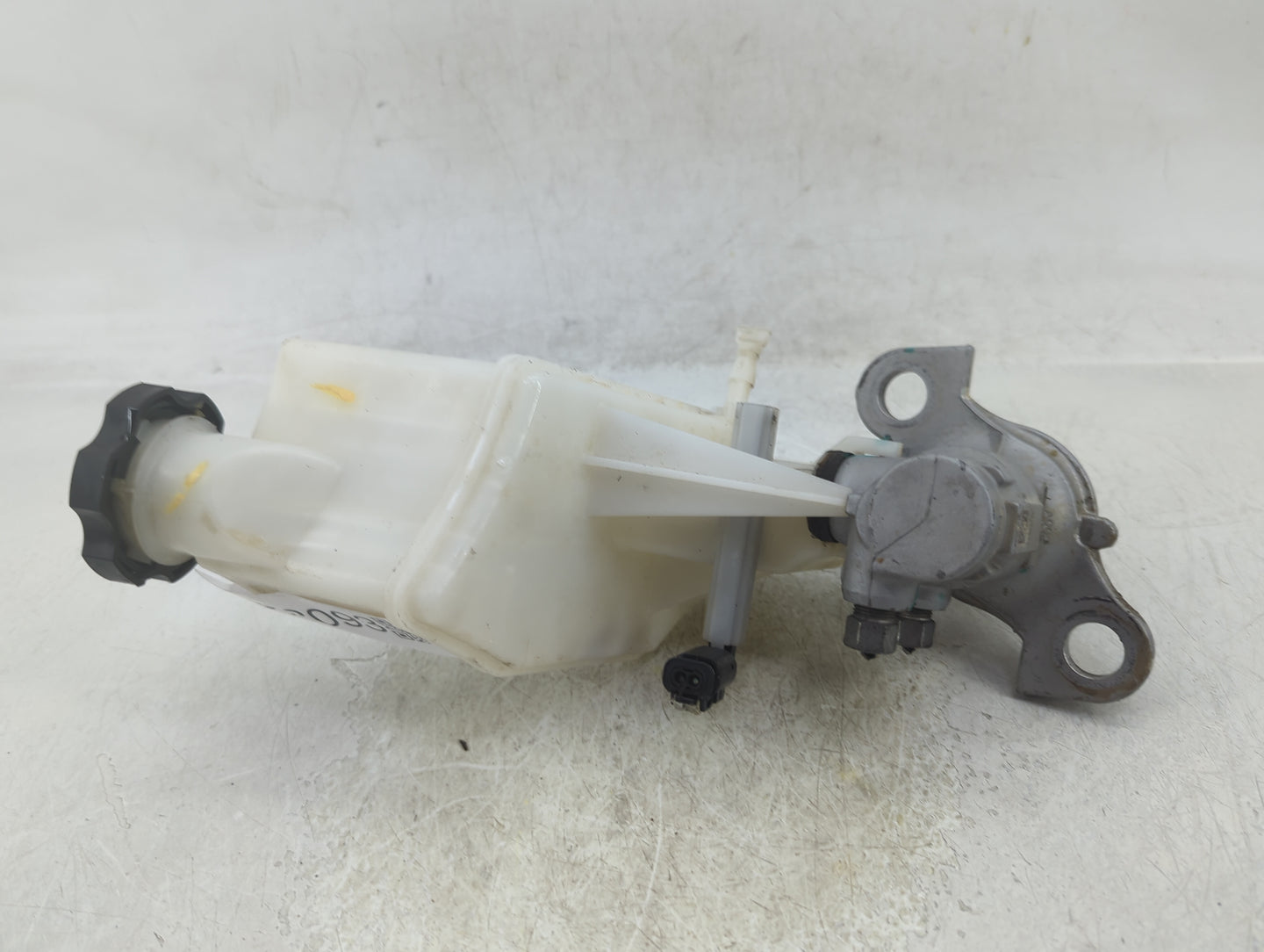 Gmc Terrain Brake Master Cylinder 1383093 - Oemusedautoparts1.com