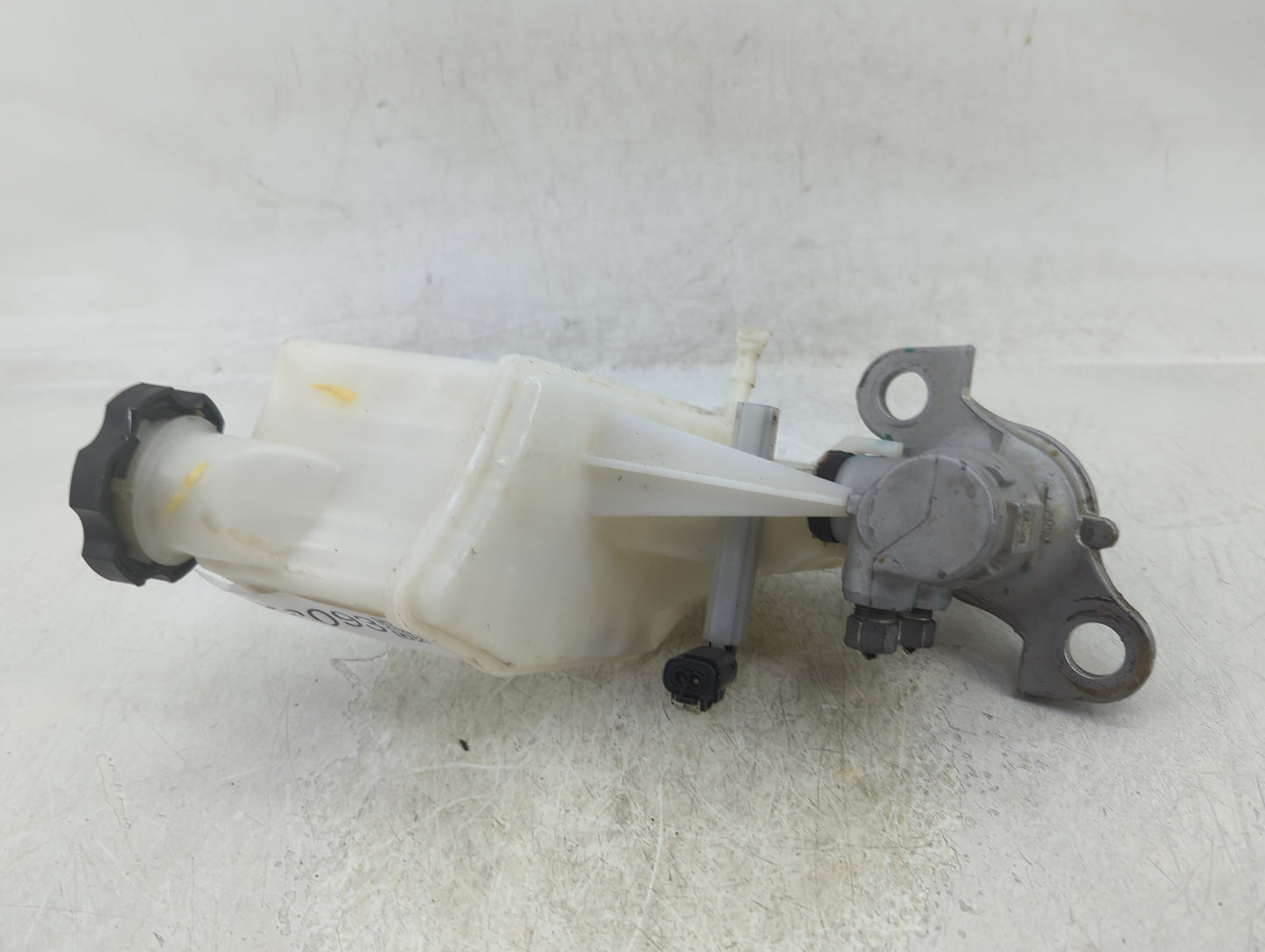 Gmc Terrain Brake Master Cylinder 1383093 - Oemusedautoparts1.com