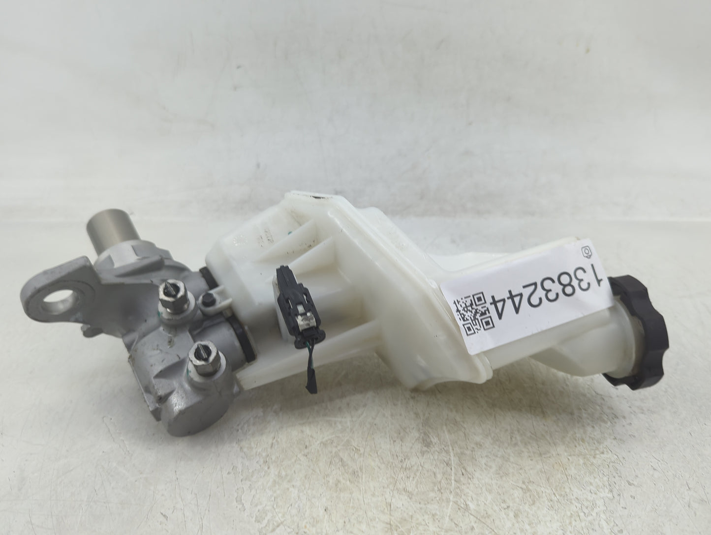 Gmc Terrain Brake Master Cylinder 1383244 - Oemusedautoparts1.com