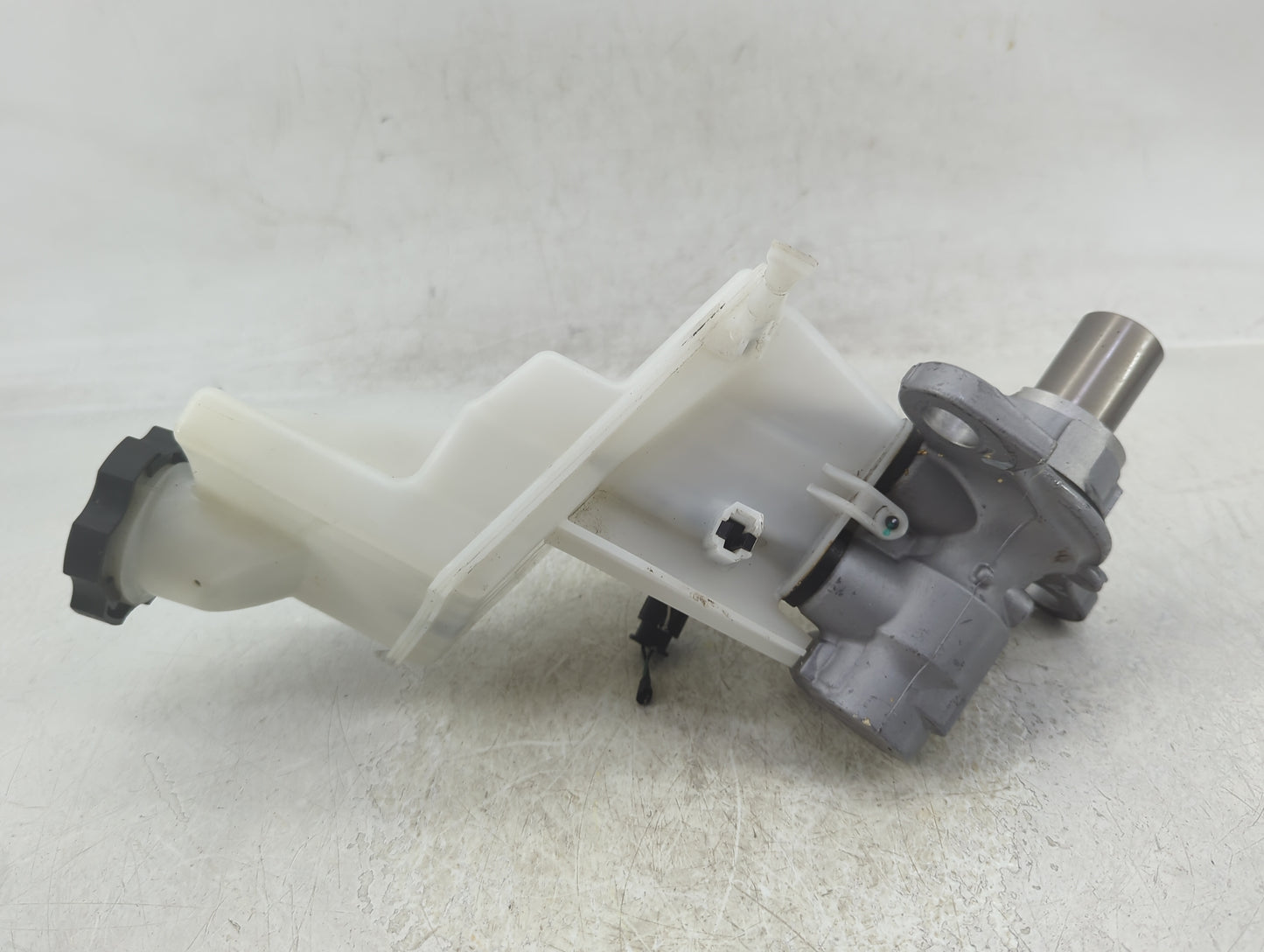 Gmc Terrain Brake Master Cylinder - Oemusedautoparts1.com