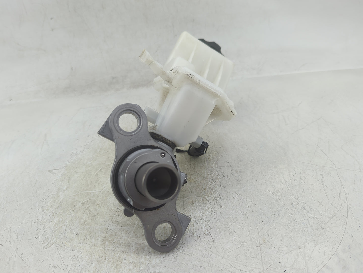 Gmc Terrain Brake Master Cylinder 1383244 - Oemusedautoparts1.com