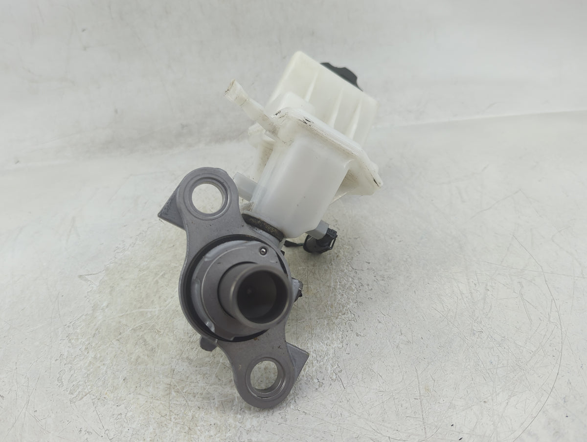 Gmc Terrain Brake Master Cylinder 1383244 - Oemusedautoparts1.com