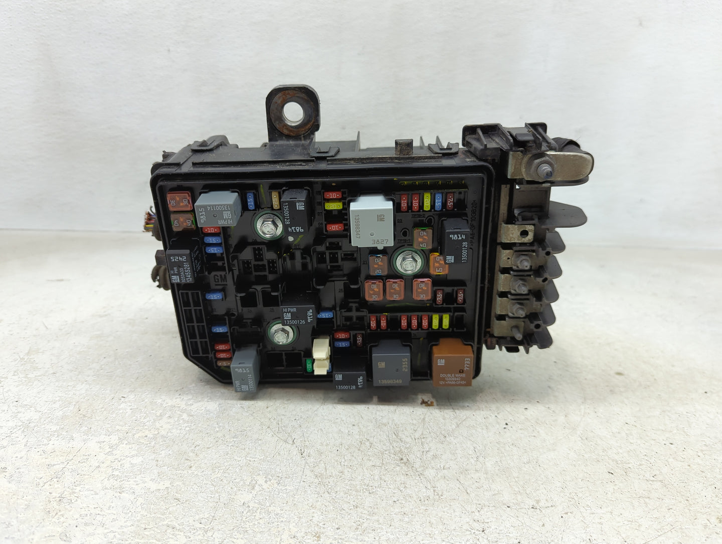 2018-2021 Gmc Terrain Fusebox Fuse Box Panel Relay Module P/N:84733372 Fits Fits 2018 2019 2020 2021 2022 OEM Used Auto Part