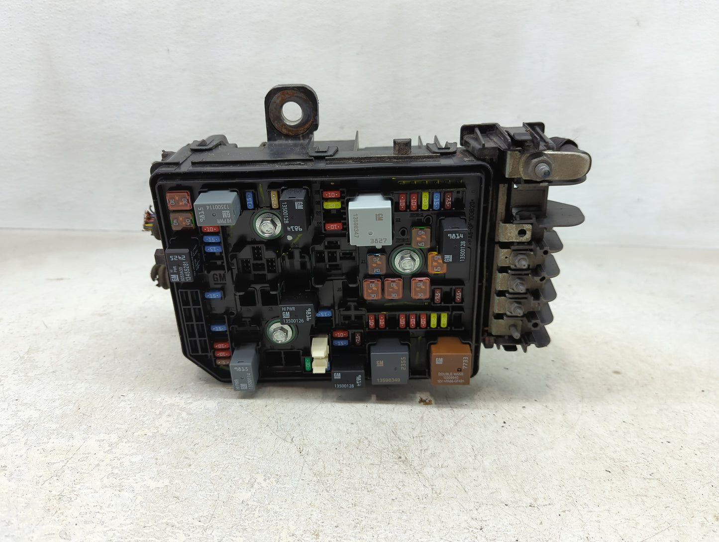 2018-2021 Gmc Terrain Fusebox Fuse Box Panel Relay Module P/N:84733372 Fits Fits 2018 2019 2020 2021 2022 OEM Used Auto Part