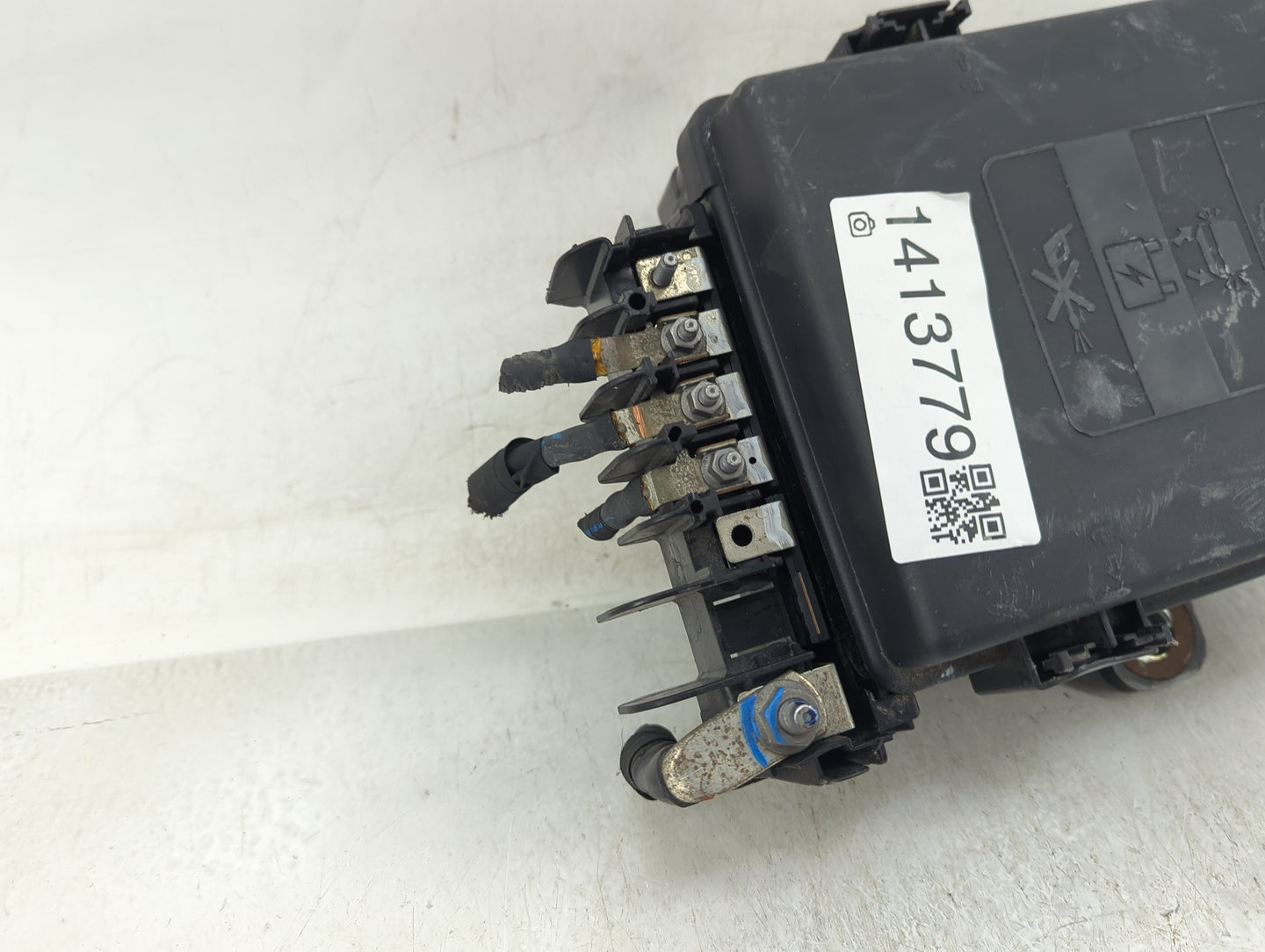2018-2021 Gmc Terrain Fusebox Fuse Box Panel Relay Module Fits Fits 2018 2019 2020 2021 2022 OEM Used Auto Parts - Oemusedau