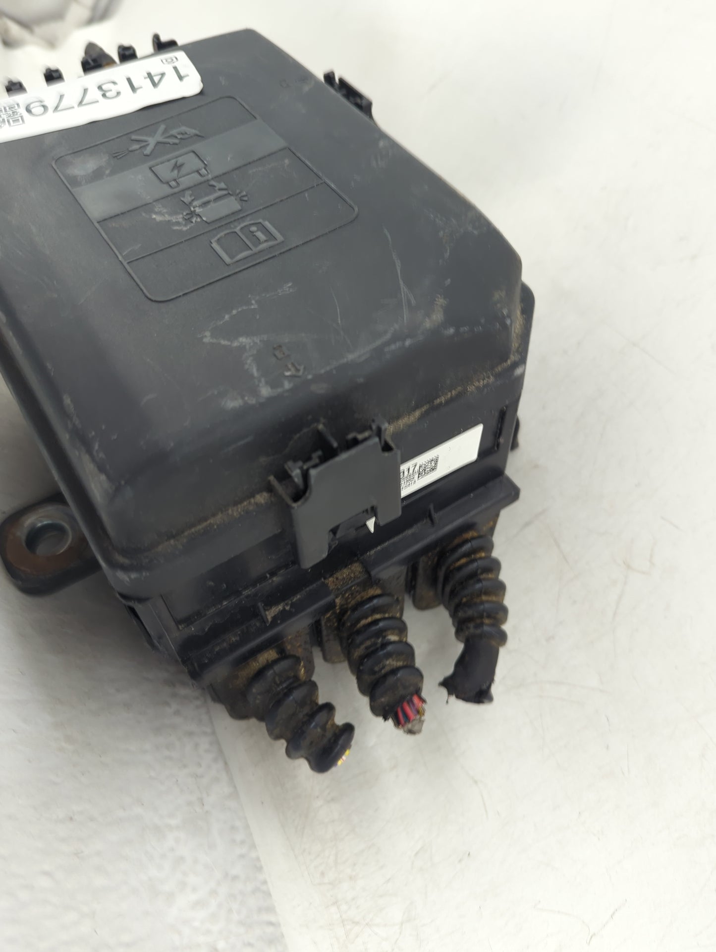 2018-2021 Gmc Terrain Fusebox Fuse Box Panel Relay Module Fits Fits 2018 2019 2020 2021 2022 OEM Used Auto Parts - Oemusedau