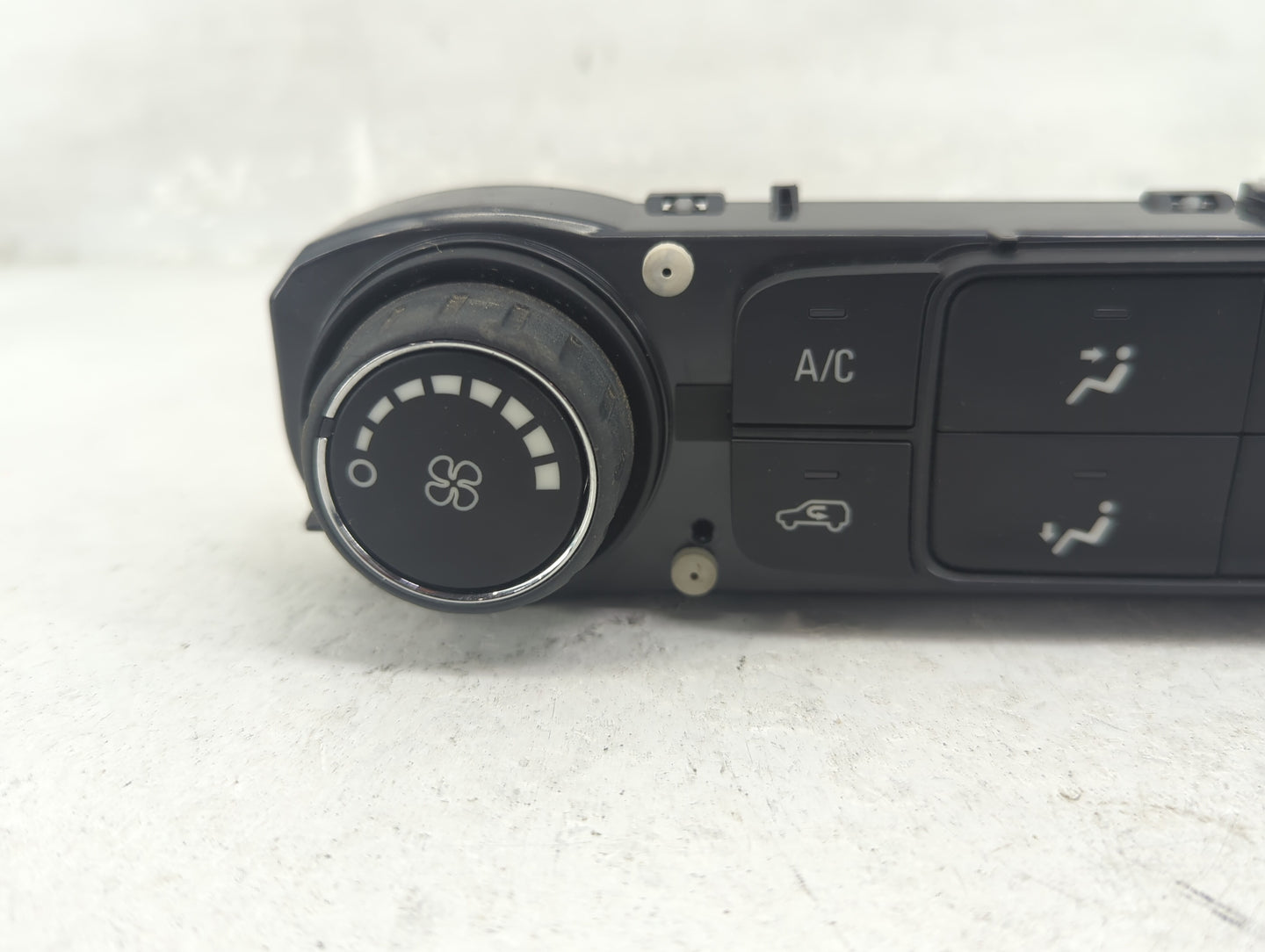 2020 Gmc Terrain Climate Control Module Temperature AC/Heater Replacement P/N:84296135 7370200000000X Fits OEM Used Auto Par