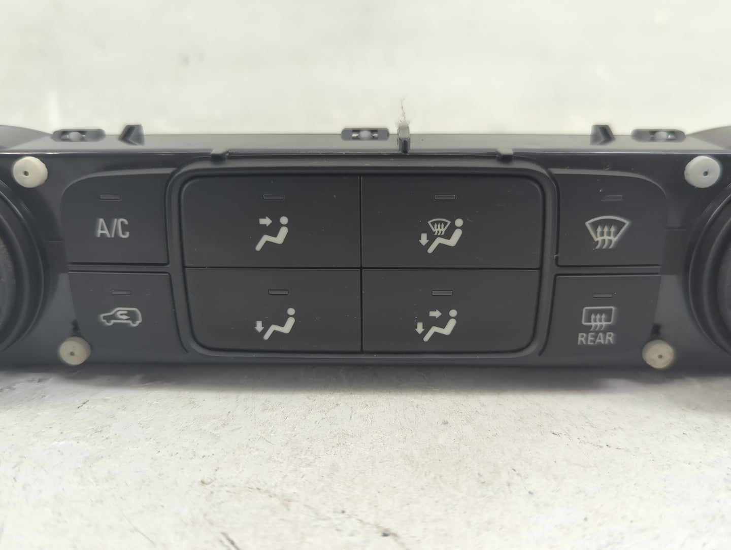2020 Gmc Terrain Climate Control Module Temperature AC/Heater Replacement P/N:84296135 7370200000000X Fits OEM Used Auto Par
