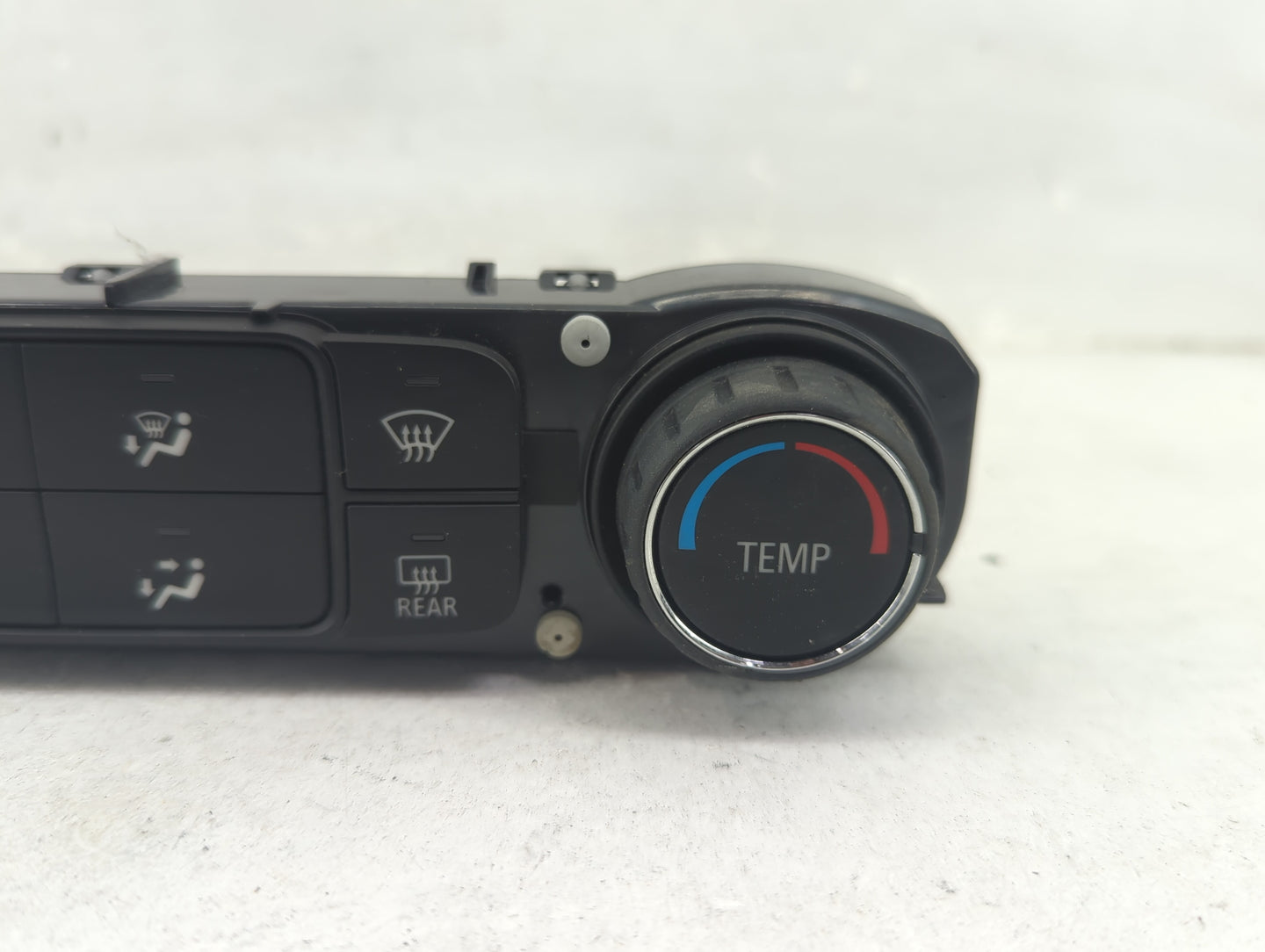 2020 Gmc Terrain Climate Control Module Temperature AC/Heater Replacement P/N:84296135 7370200000000X Fits OEM Used Auto Par