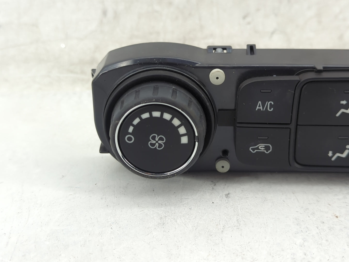 2020 Gmc Terrain Climate Control Module Temperature AC/Heater Replacement P/N:84296135 815372982 Fits OEM Used Auto Parts - 