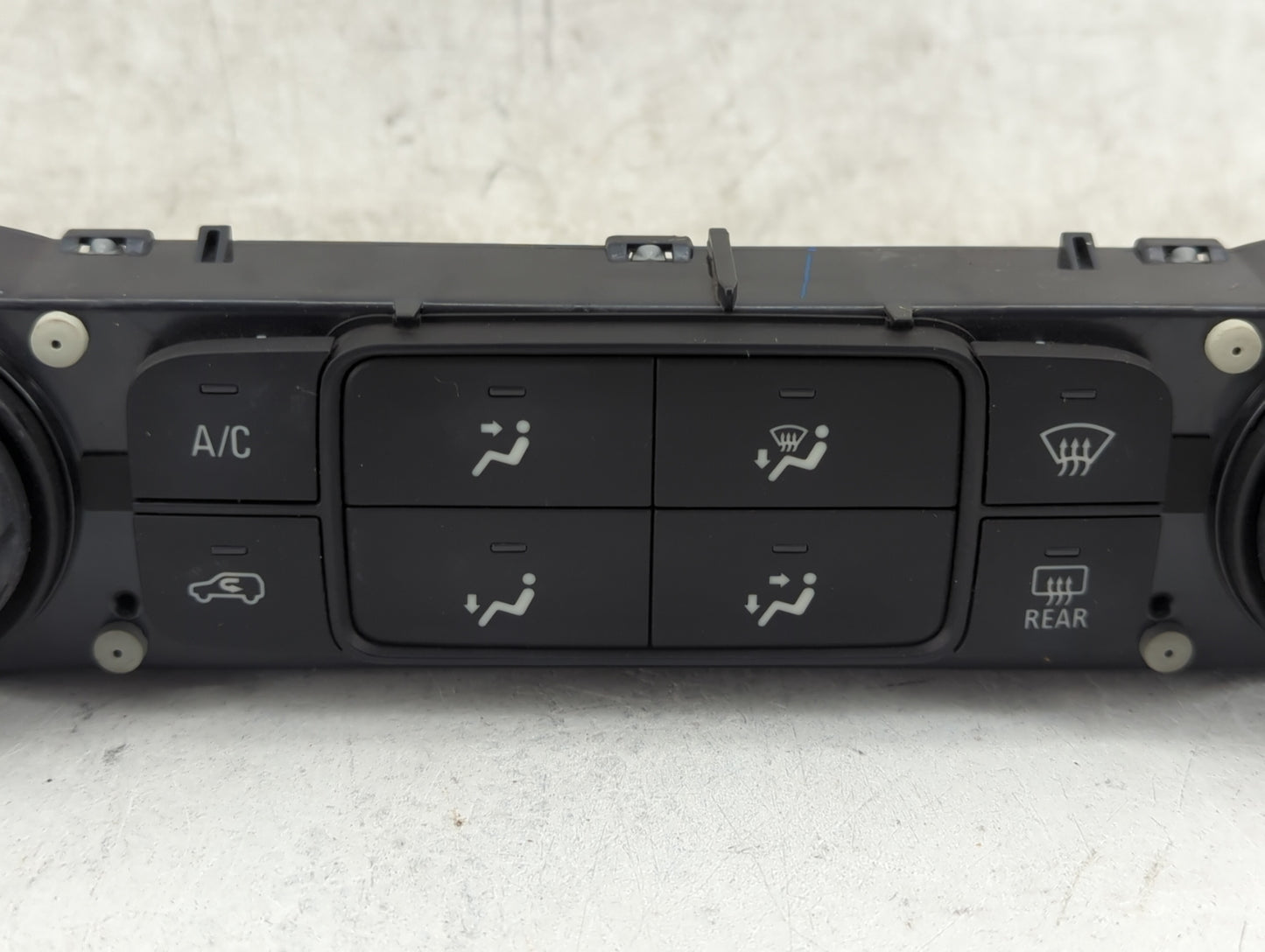 2020 Gmc Terrain Climate Control Module Temperature AC/Heater Replacement P/N:84296135 815372982 Fits OEM Used Auto Parts - 