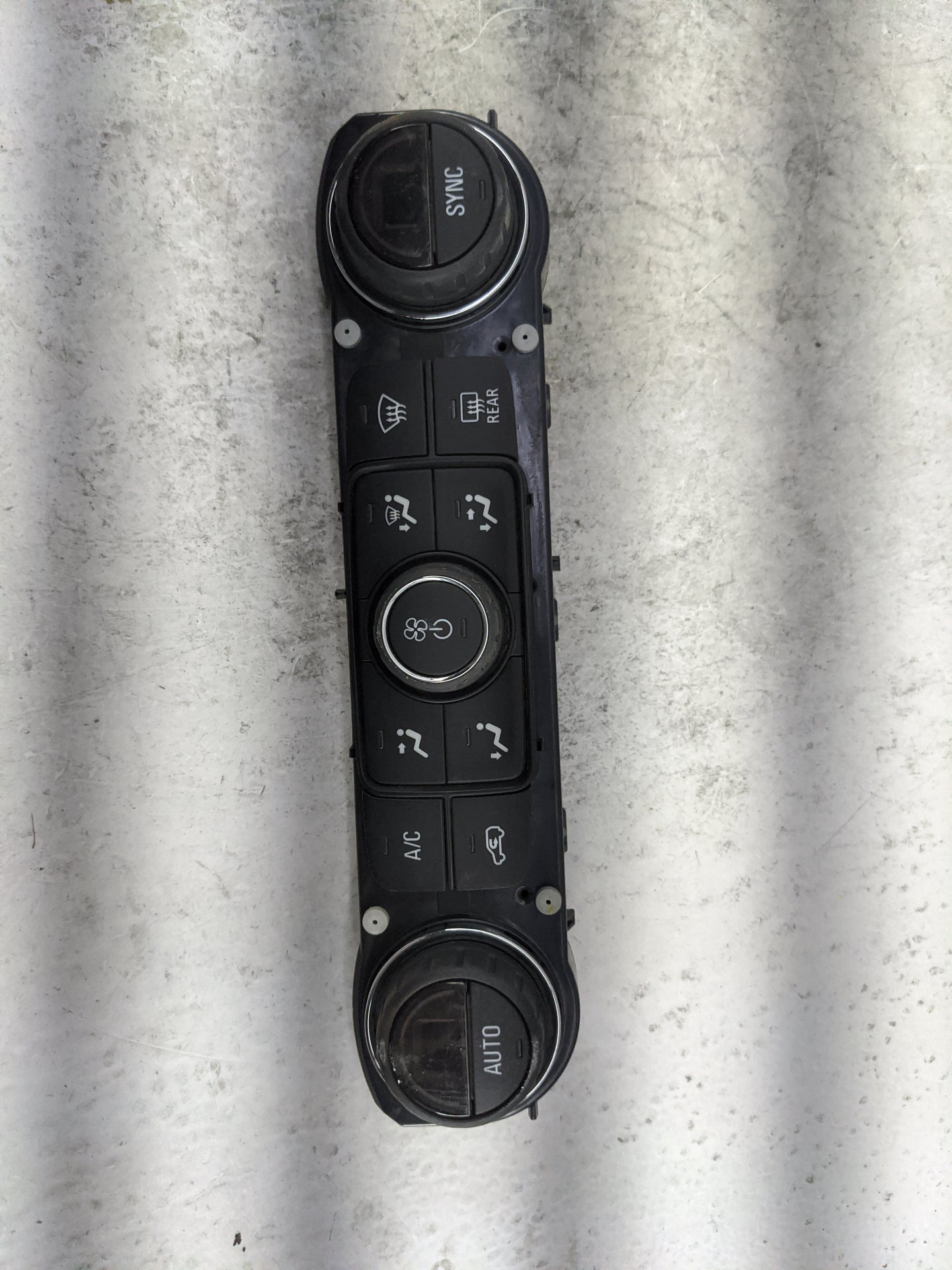 2020 Gmc Terrain Climate Control Module Temperature AC/Heater Replacement P/N:84246526 7370200000000X Fits OEM Used Auto Par