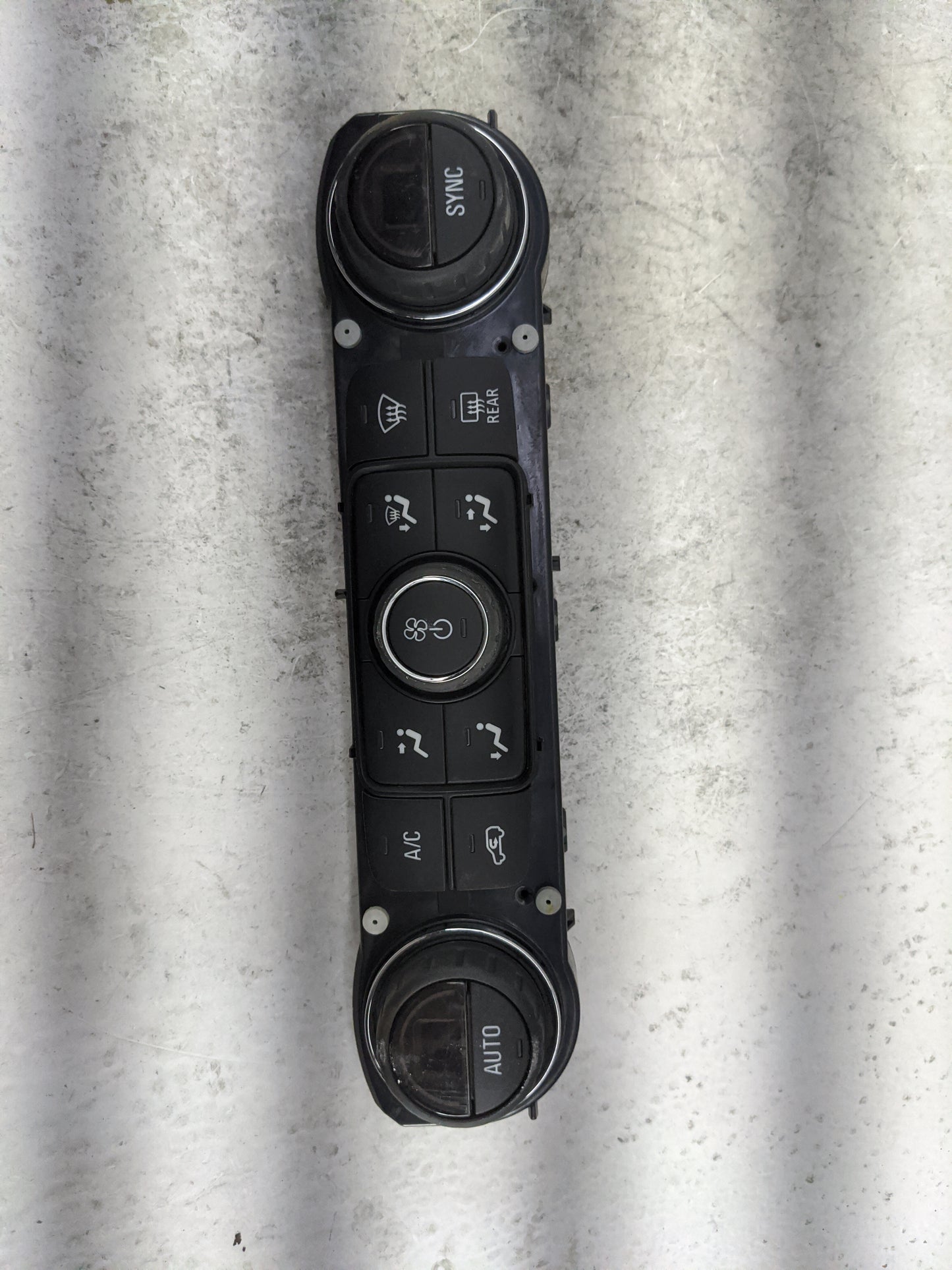 2020 Gmc Terrain Climate Control Module Temperature AC/Heater Replacement P/N:84246526 7370200000000X Fits OEM Used Auto Par
