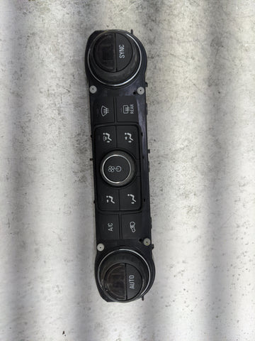 2020 Gmc Terrain Climate Control Module Temperature AC/Heater Replacement P/N:84246526 7370200000000X Fits OEM Used Auto Par
