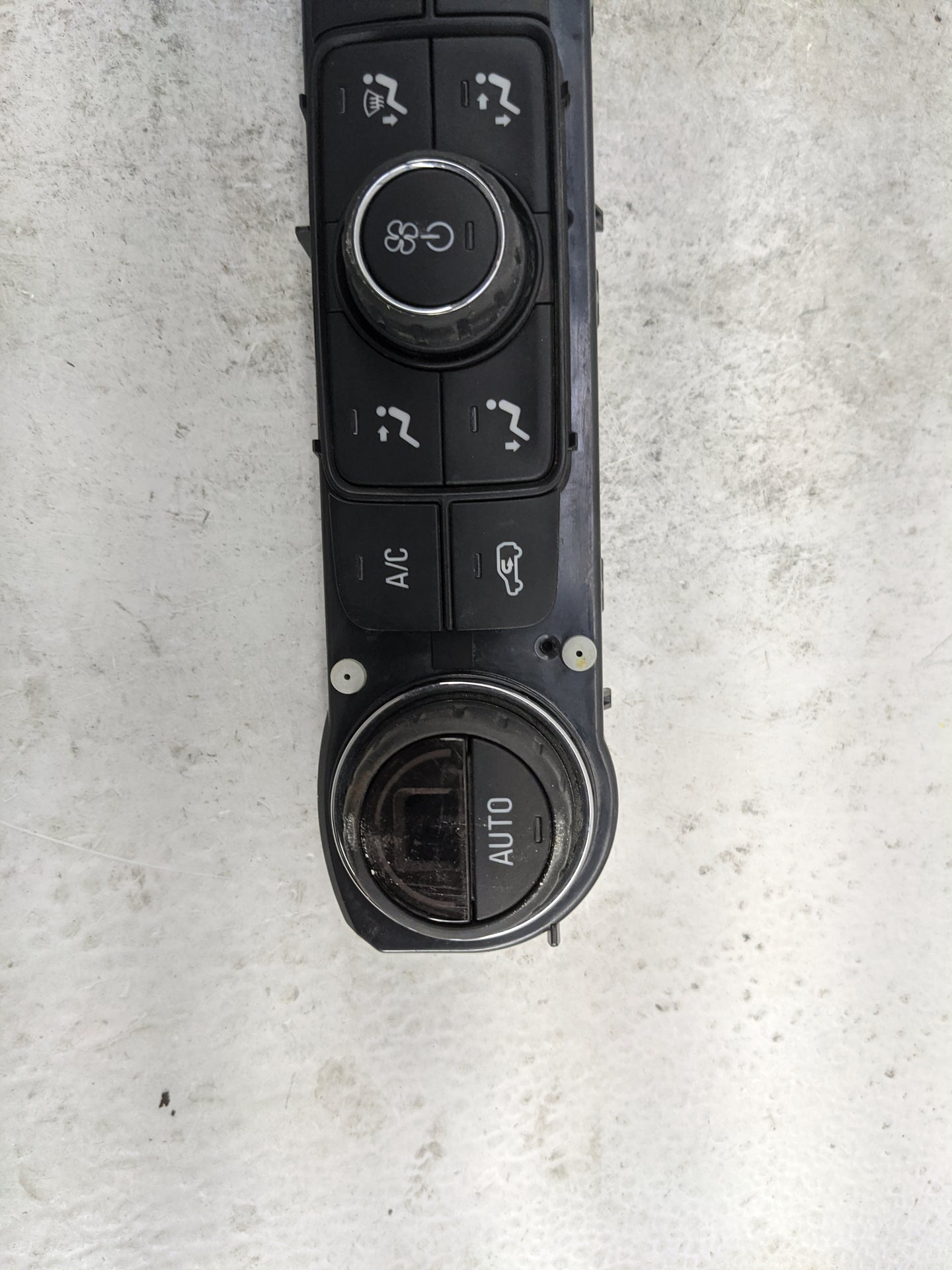 2020 Gmc Terrain Climate Control Module Temperature AC/Heater Replacement P/N:84246526 7370200000000X Fits OEM Used Auto Par