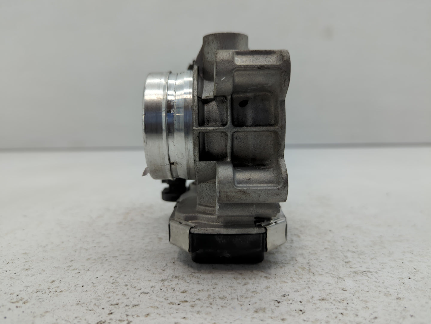 2018-2022 Gmc Terrain Throttle Body P/N:12671379AA Fits Fits 2016 2017 2018 2019 2020 2021 2022 OEM Used Auto Parts - Oemuse