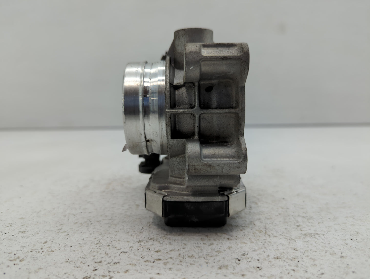 2018-2022 Gmc Terrain Throttle Body P/N:12671379AA Fits Fits 2016 2017 2018 2019 2020 2021 2022 OEM Used Auto Parts - Oemuse