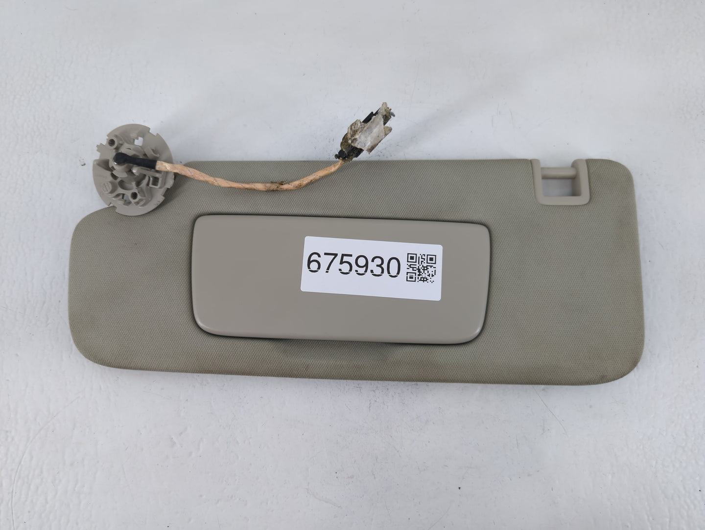 2020 Gmc Terrain Sun Visor Shade Replacement Driver Left Mirror Fits OEM Used Auto Parts - Oemusedautoparts1.com