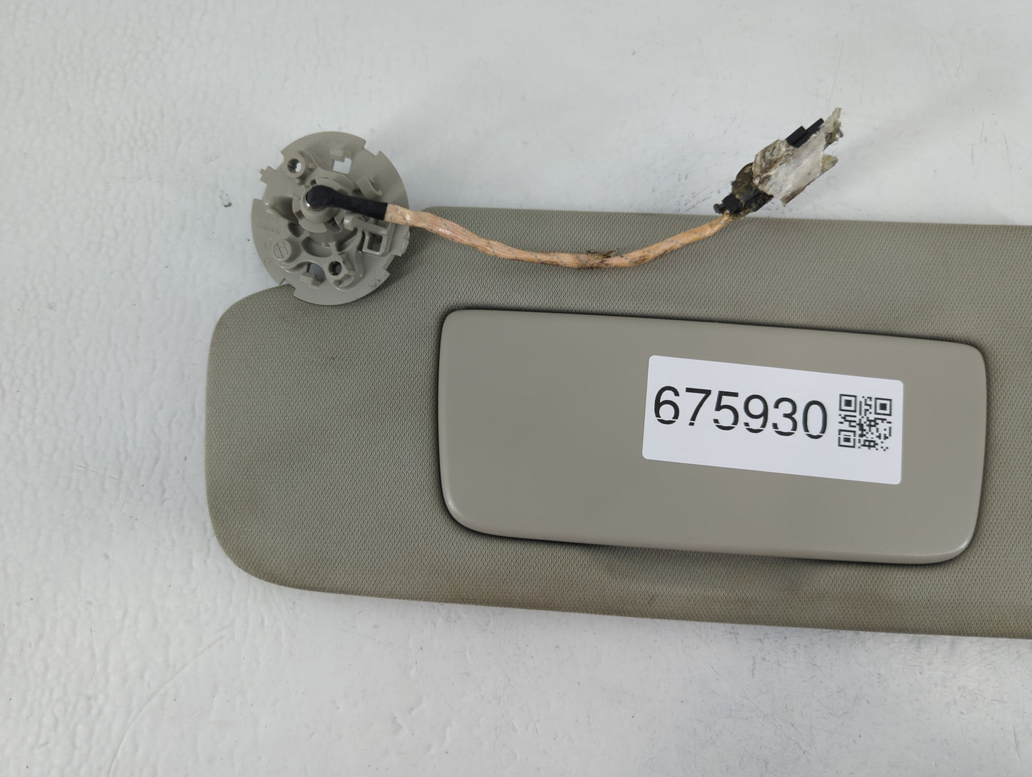 2020 Gmc Terrain Sun Visor Shade Replacement Driver Left Mirror Fits OEM Used Auto Parts - Oemusedautoparts1.com