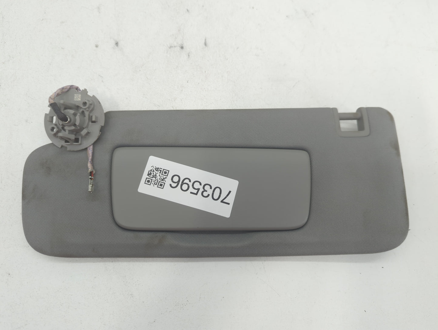 2020 Gmc Terrain Sun Visor Shade Replacement Driver Left Mirror Fits OEM Used Auto Parts - Oemusedautoparts1.com