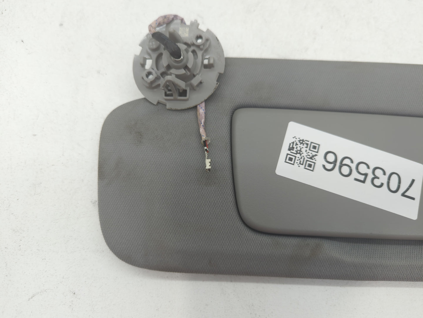 2020 Gmc Terrain Sun Visor Shade Replacement Driver Left Mirror Fits OEM Used Auto Parts - Oemusedautoparts1.com