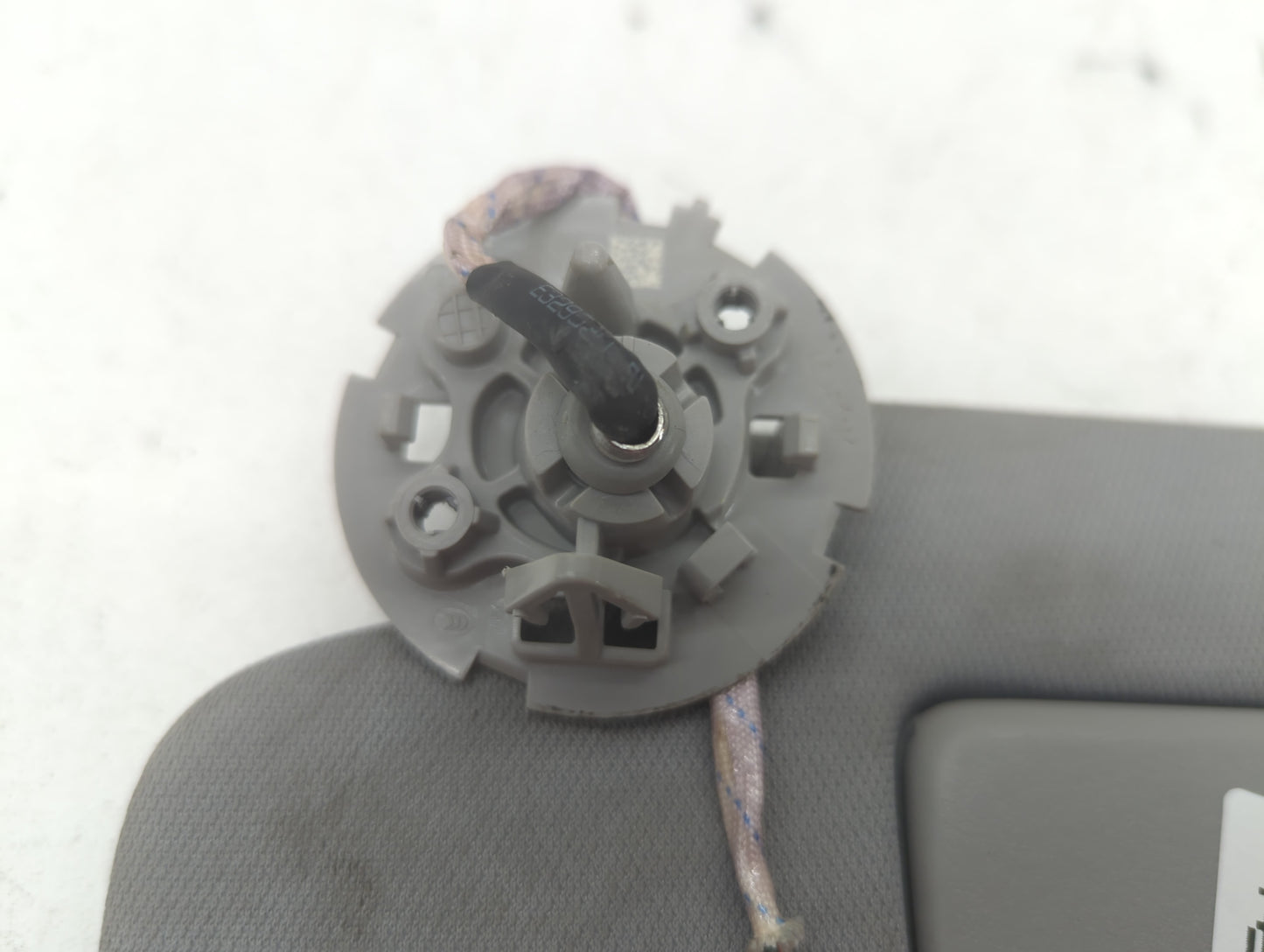 2020 Gmc Terrain Sun Visor Shade Replacement Driver Left Mirror Fits OEM Used Auto Parts - Oemusedautoparts1.com