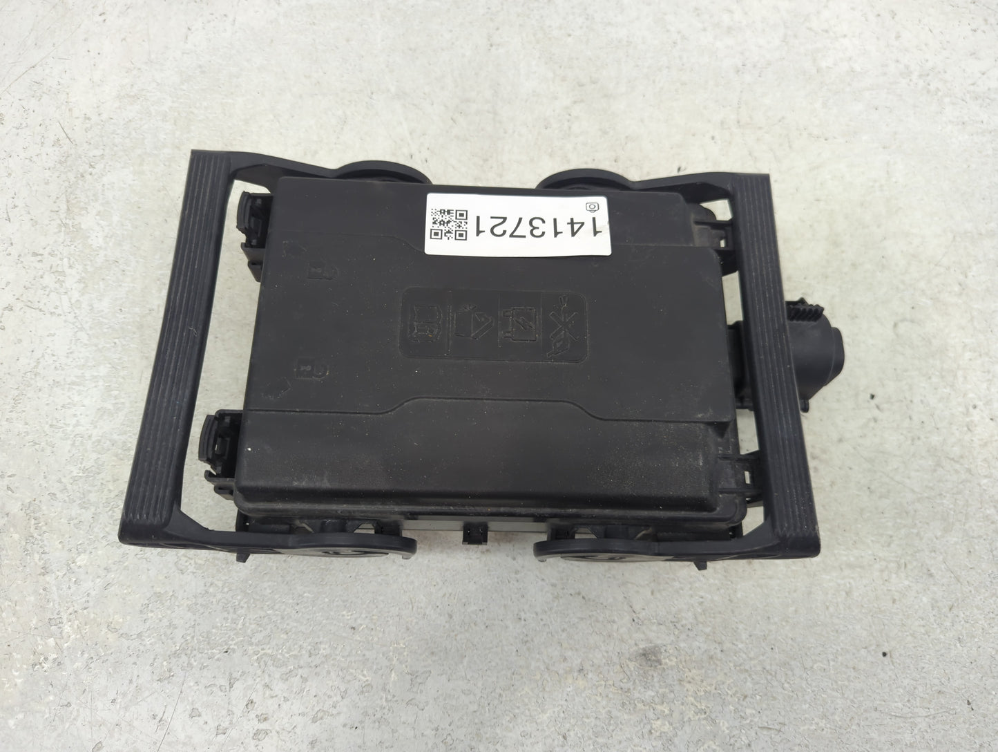 2015-2020 Gmc Yukon Fusebox Fuse Box Panel Relay Module Fits Fits 2015 2016 2017 2018 2019 2020 OEM Used Auto Parts - Oemuse
