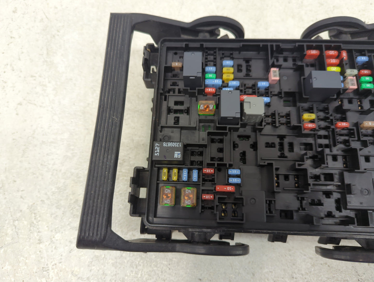 2015-2020 Gmc Yukon Fusebox Fuse Box Panel Relay Module Fits Fits 2015 2016 2017 2018 2019 2020 OEM Used Auto Parts - Oemuse