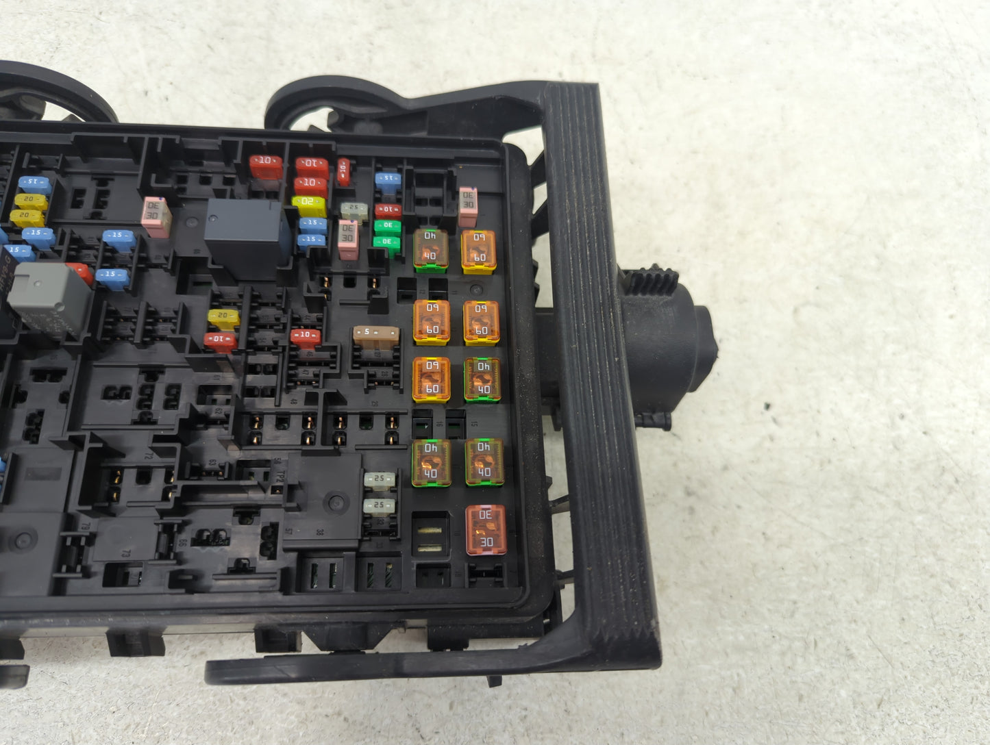 2015-2020 Gmc Yukon Fusebox Fuse Box Panel Relay Module Fits Fits 2015 2016 2017 2018 2019 2020 OEM Used Auto Parts - Oemuse