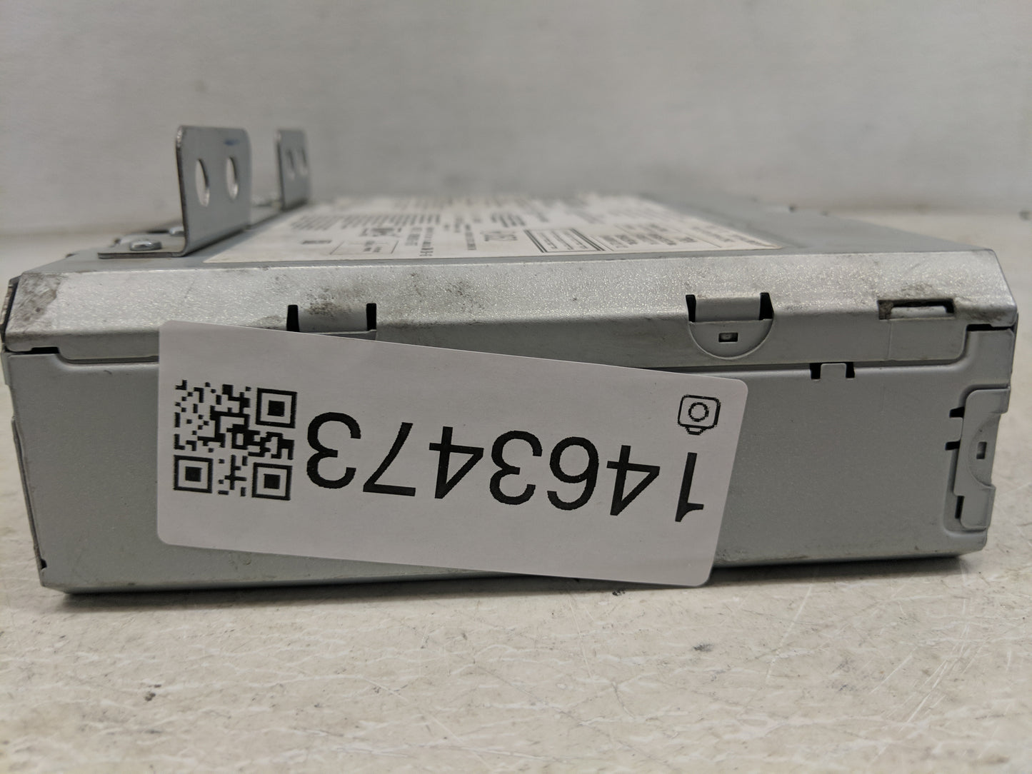 2017-2020 Gmc Yukon Radio AM FM Cd Player Receiver Replacement P/N:84409491 Fits Fits 2017 2018 2019 2020 OEM Used Auto Part