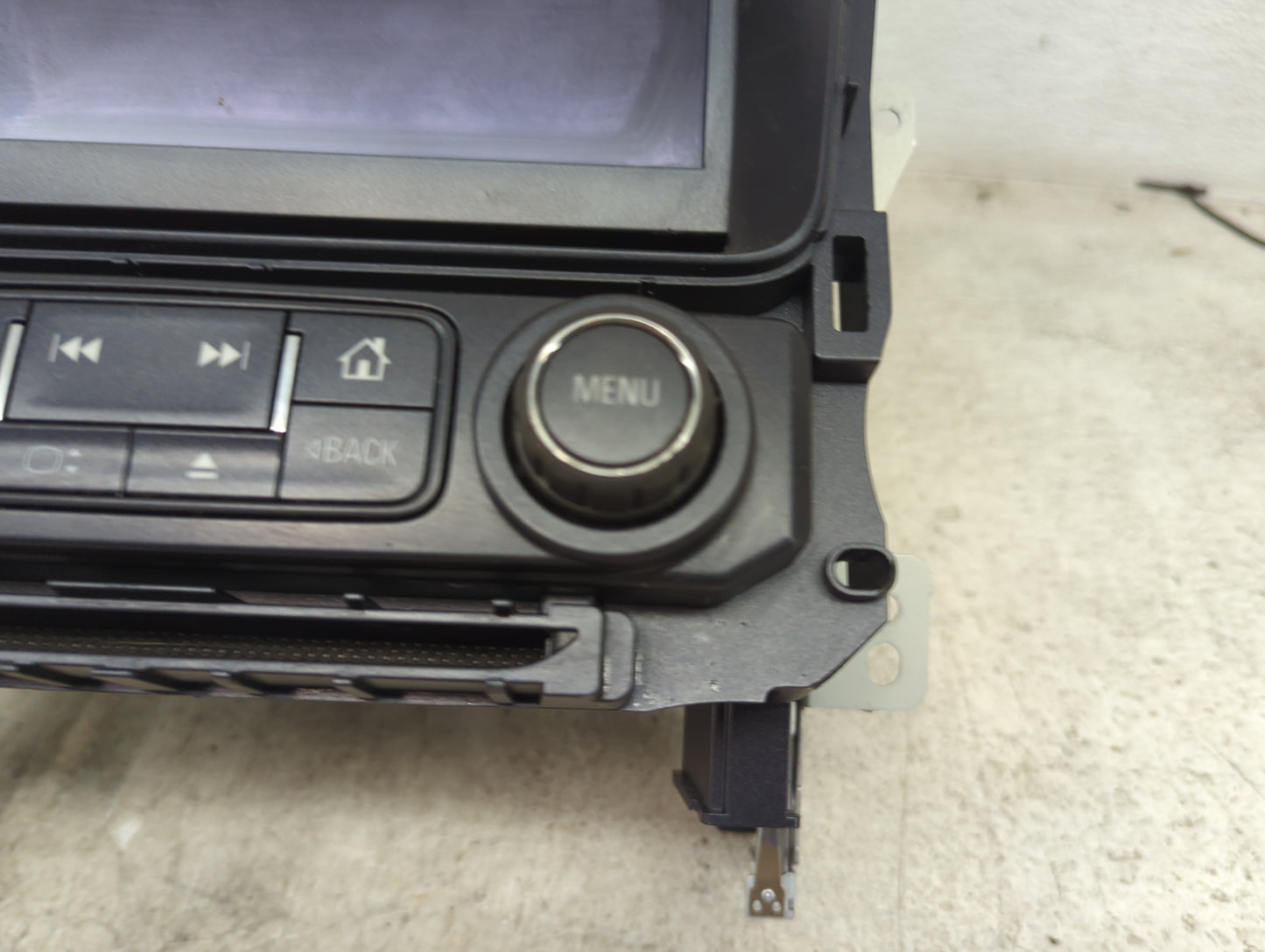 2020 Gmc Yukon Radio AM FM Cd Player Receiver Replacement P/N:94G3 8205 Fits OEM Used Auto Parts - Oemusedautoparts1.com